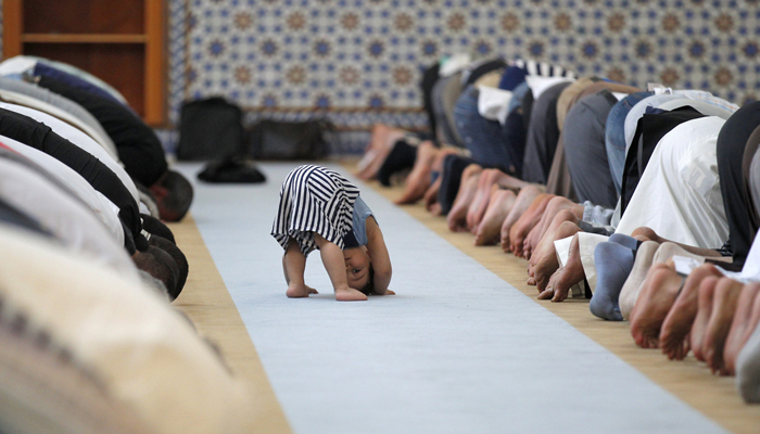 Tips membawa anak kecil ke masjid